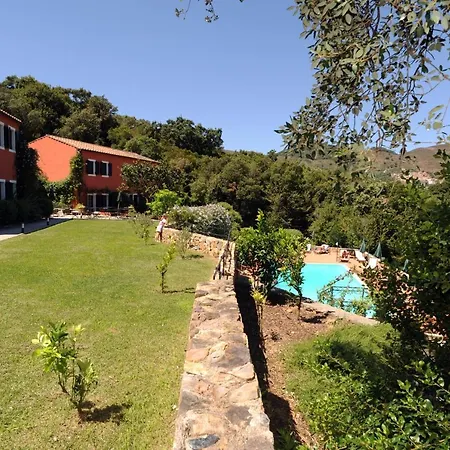 Le Sughere Agroturismo *